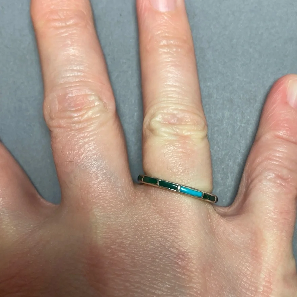 Vintage sterling silver turquoise green jasper inlay thin band ring